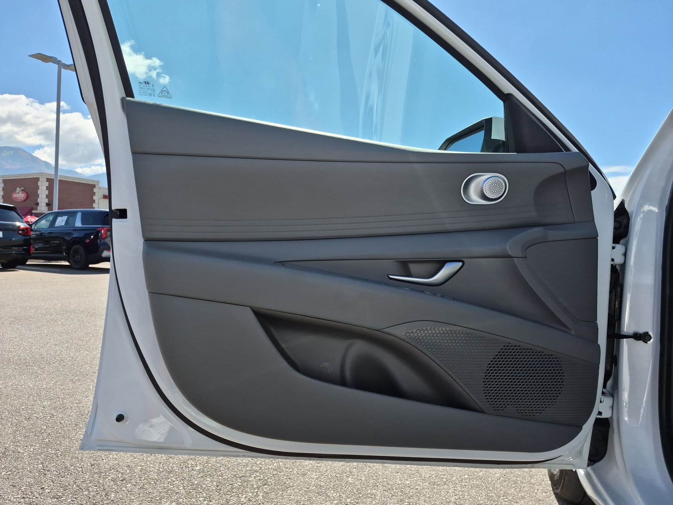 Used 2026 Hyundai Elantra Hybrid FWD image 15