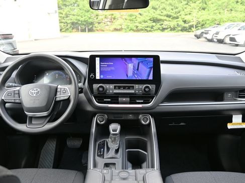 New 2026 Toyota Grand Highlander AWD image 20