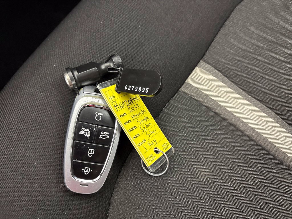 Used 2022 Hyundai Sonata SEL w/ Preferred Accessory Package FWD image 34