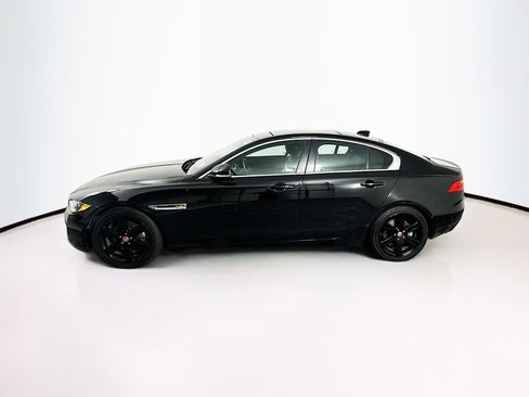 Used 2019 Jaguar XE Prestige RWD image 4
