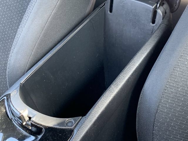 Used 2019 Toyota C-HR XLE FWD image 12