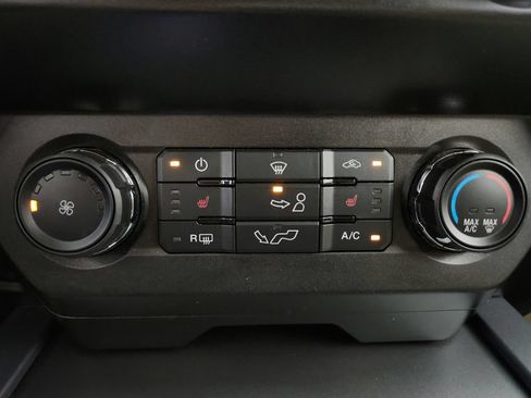 Used 2020 Ford F150 XLT w/ Equipment Group 302A Luxury AWD/4WD image 16