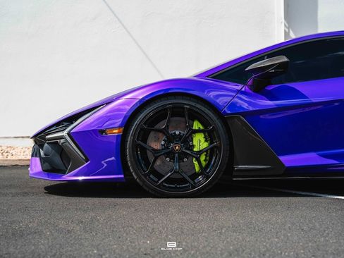 Used 2024 Lamborghini Revuelto AWD/4WD image 3
