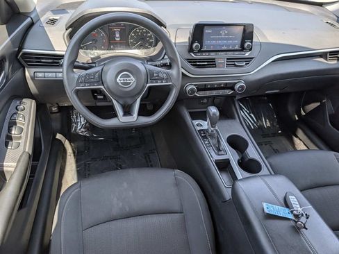 Used 2022 Nissan Altima 2.5 S FWD image 18