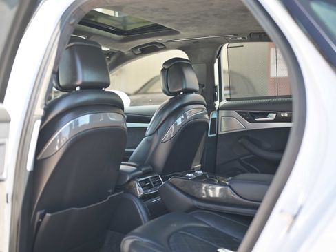 Used 2015 Audi S8 image 11