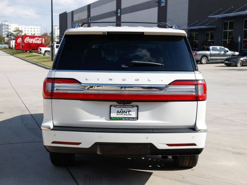 Used 2021 Lincoln Navigator L Reserve image 12