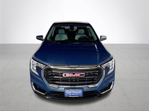 Used 2024 GMC Terrain SLE AWD/4WD image 3