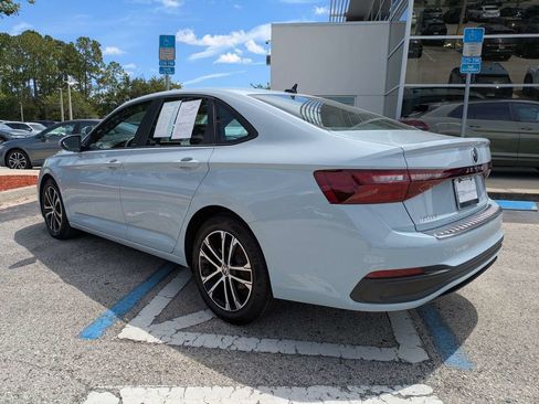 Certified 2026 Volkswagen Jetta SE FWD image 4