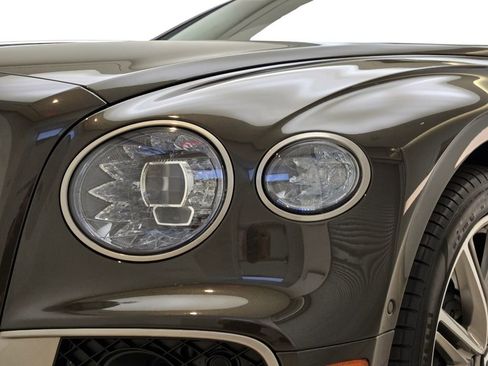 Used 2023 Bentley Flying Spur Plug-In Hybrid image 10