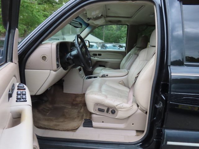 Used 2001 Chevrolet Suburban 2500 LT w/ LT Preferred Equipment Group AWD/4WD image 18