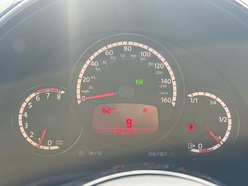 Used 2013 Volkswagen Beetle 2.5 FWD image 8