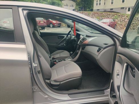 Used 2013 Hyundai Elantra GLS w/ Preferred Pkg FWD image 13