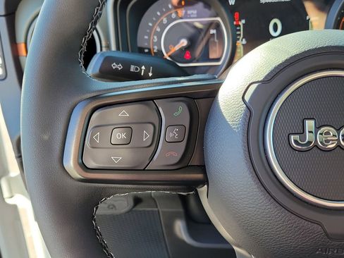 New 2025 Jeep Gladiator Mojave w/ Convenience Group image 25