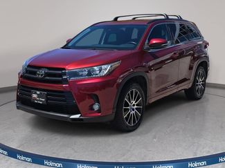 Used 2017 Toyota Highlander SE w/ Carpet Mat Package FWD video 1