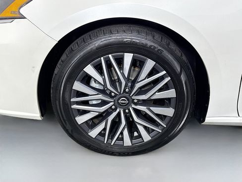 Used 2023 Nissan Altima 2.5 SV image 38