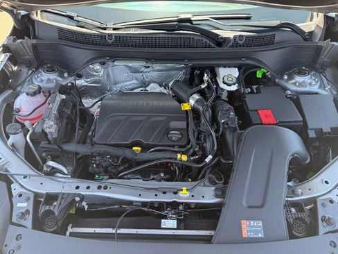 New 2026 Chevrolet Trax LT w/ Midnight Edition FWD image 38