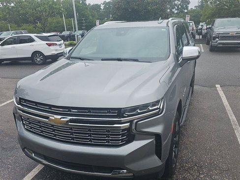 Used 2023 Chevrolet Suburban Premier AWD/4WD image 6
