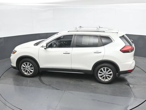 Used 2017 Nissan Rogue SV w/ SV Premium Package AWD/4WD image 28