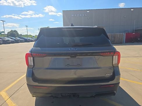 Used 2025 Ford Explorer ST-Line w/ ST-Line Street Pack AWD/4WD image 6