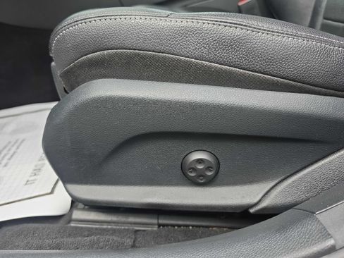 Used 2018 Mercedes-Benz C 300 4MATIC Sedan image 19