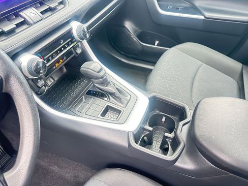 Used 2025 Toyota RAV4 XLE image 41