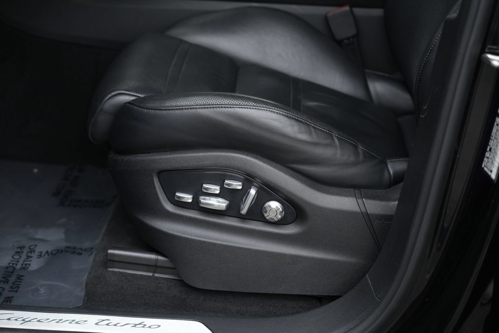Used 2019 Porsche Cayenne Turbo AWD/4WD image 36
