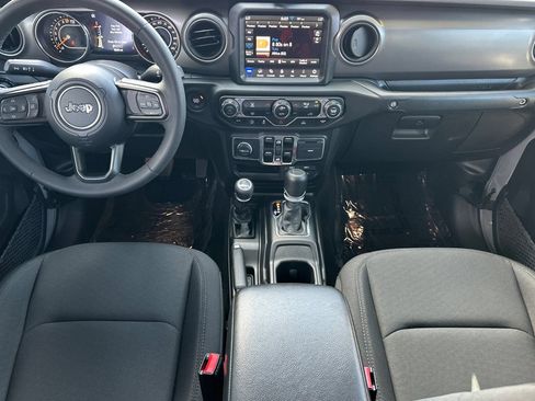 Used 2023 Jeep Gladiator Sport AWD/4WD image 3