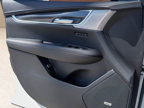 New 2026 Cadillac XT5 Sportv w/ LPO, Onyx Lite Package image 16