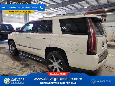 Used 2015 Cadillac Escalade Luxury AWD/4WD image 3