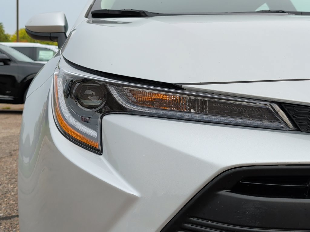 Used 2025 Toyota Corolla LE FWD image 42