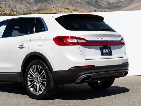 Used 2018 Lincoln MKX Reserve FWD image 13