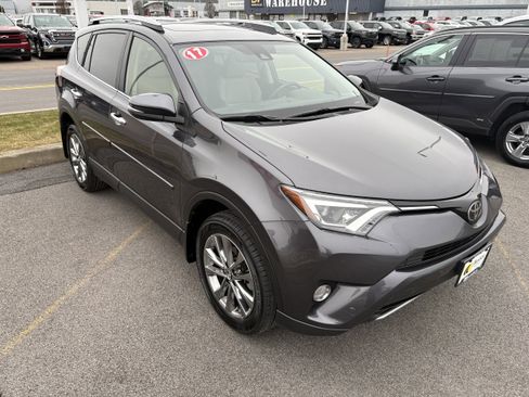 Used 2017 Toyota RAV4 Limited image 2