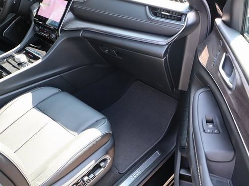 New 2025 Jeep Grand Cherokee Overland w/ Adv Protech Group III image 49