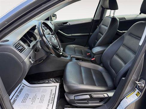 Used 2018 Volkswagen Jetta SE image 10