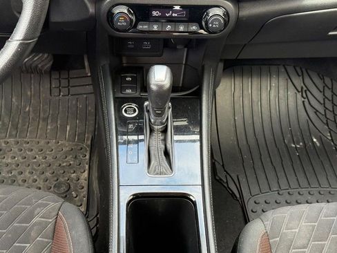 Used 2021 Nissan Kicks SR image 11