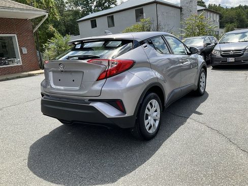 Used 2019 Toyota C-HR LE FWD image 5