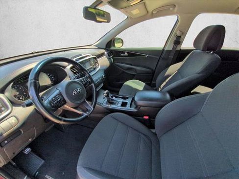 Used 2016 Kia Sorento FWD w/ LX Convenience Package image 9