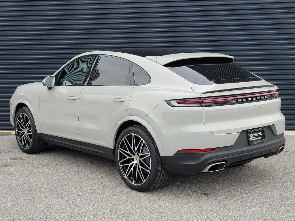 Certified 2024 Porsche Cayenne Coupe AWD/4WD image 3