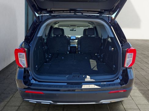 Used 2023 Ford Explorer XLT w/ Equipment Group 202A image 25