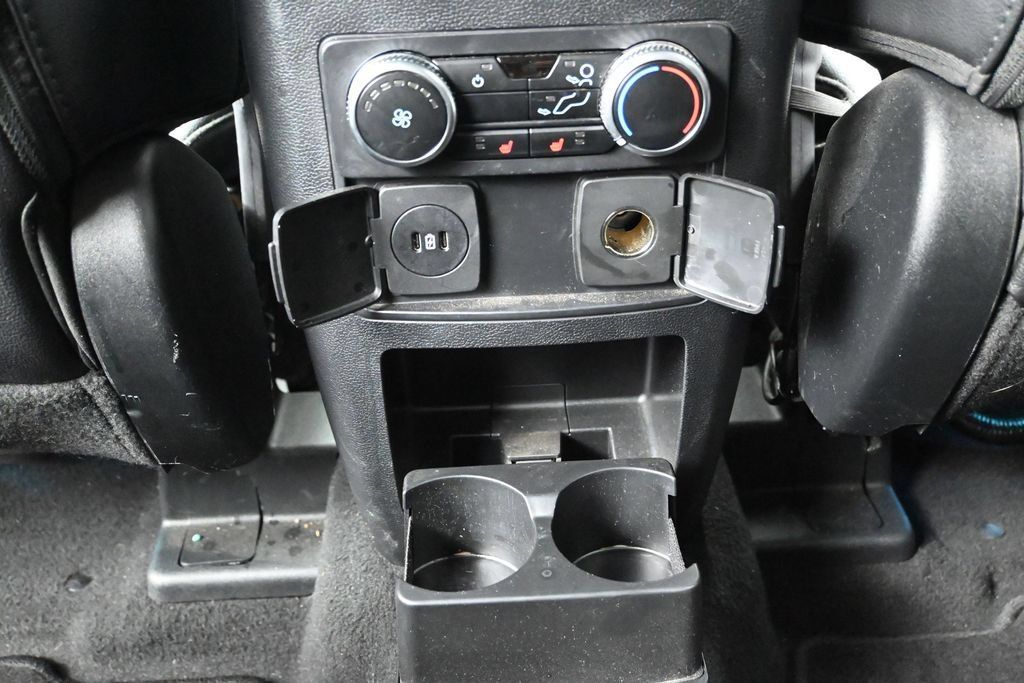 Used 2023 Ford Explorer Limited AWD/4WD image 17