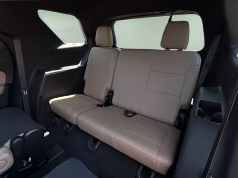 Used 2023 Chevrolet Traverse Premier w/ LPO, Cargo Package AWD/4WD image 33