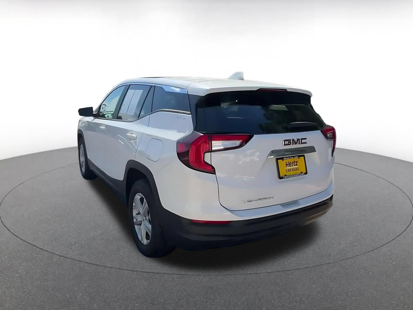 Used 2024 GMC Terrain SLE FWD image 10