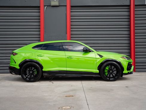 Used 2021 Lamborghini Urus image 12