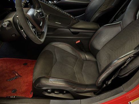 Used 2021 Chevrolet Corvette Stingray Premium Cpe w/ Z51 Performance Package RWD image 15