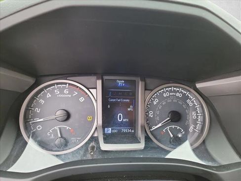 Used 2016 Toyota Tacoma SR5 w/ SR5 Appearance Package (SN) RWD image 19