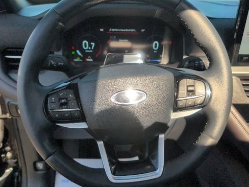 Used 2025 Ford Explorer Platinum AWD/4WD image 27