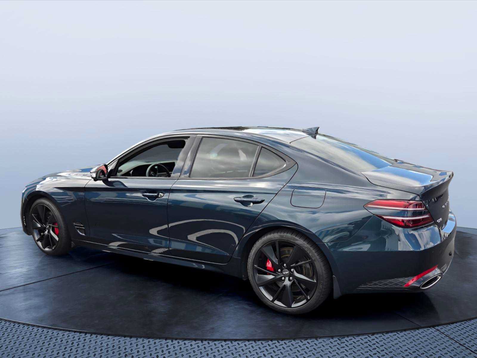Used 2022 Genesis G70 3.3T RWD image 5