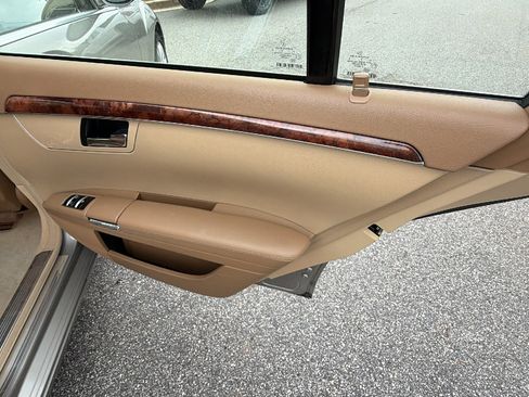 Used 2009 Mercedes-Benz S 550 4MATIC image 21