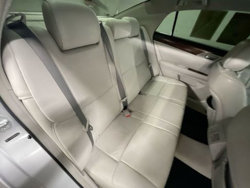 Used 2011 Toyota Avalon Limited image 26