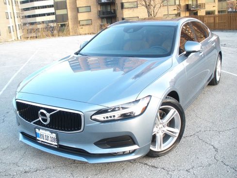 Used 2018 Volvo S90 T5 Momentum FWD image 2
